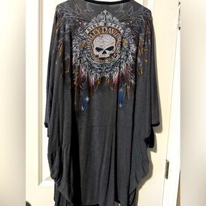 Beautiful women’s cardigan. Super cute and flowy.